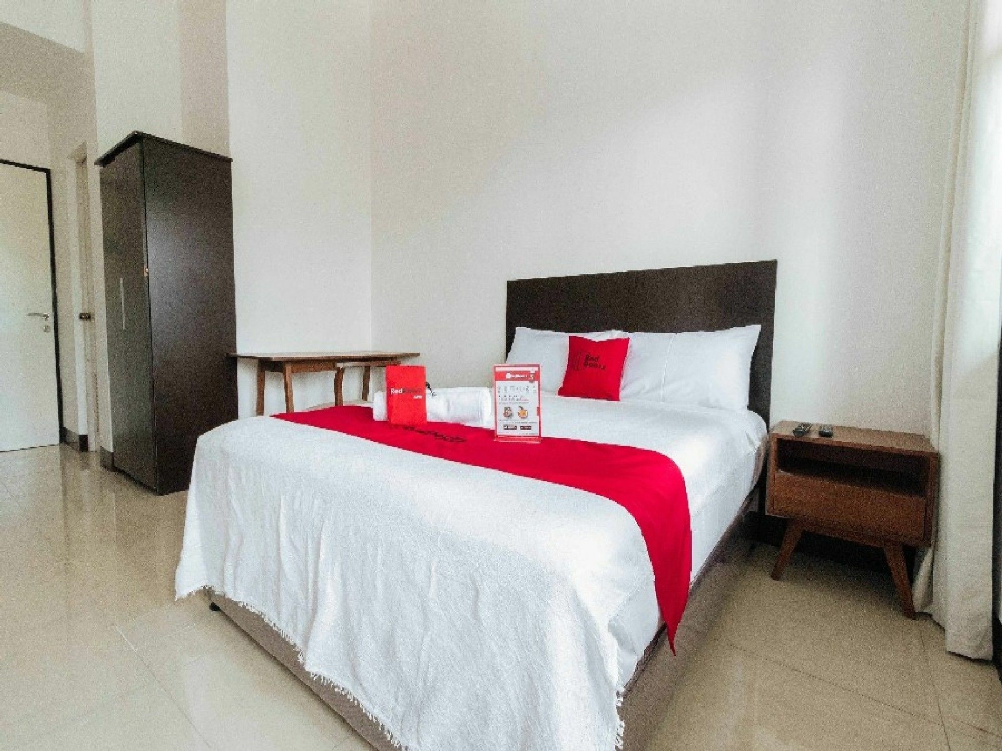 Reddoorz Plus At Banawe Quezon City Exterior photo